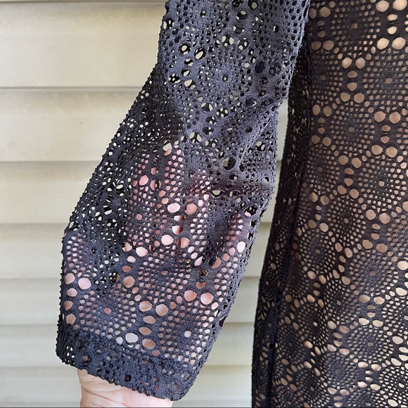 •Emma & Michele• Black Crocheted Lace Overlay Dress - Size Small - Picture 4 of 9